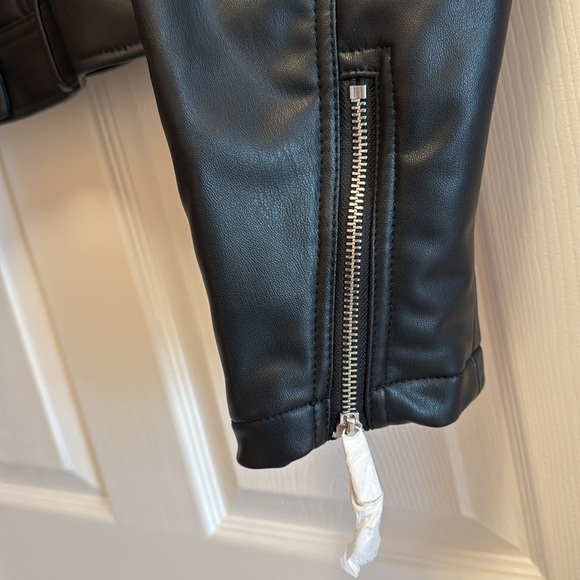 NWT Zara Cropped Faux Leather Jacket - Picture 4 of 9
